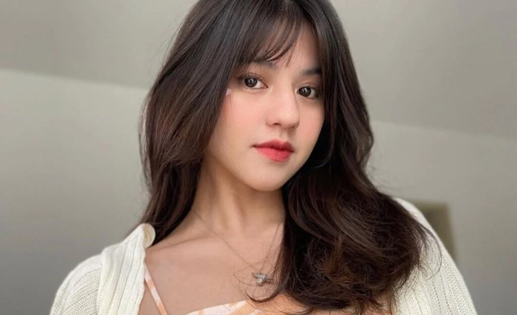 Intip Gaya Keren Vonzy, Cewek Esport yang Bisa Tampil Stylish Tanpa Ribet