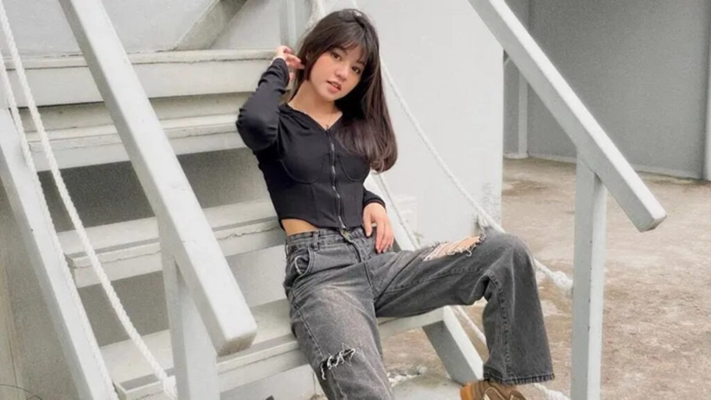 Intip Gaya Keren Vonzy, Cewek Esport yang Bisa Tampil Stylish Tanpa Ribet